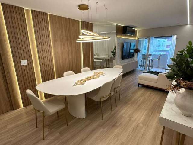 Apartamento Quadra Mar com 03 dormitórios no Centro de Balneário Camboriú