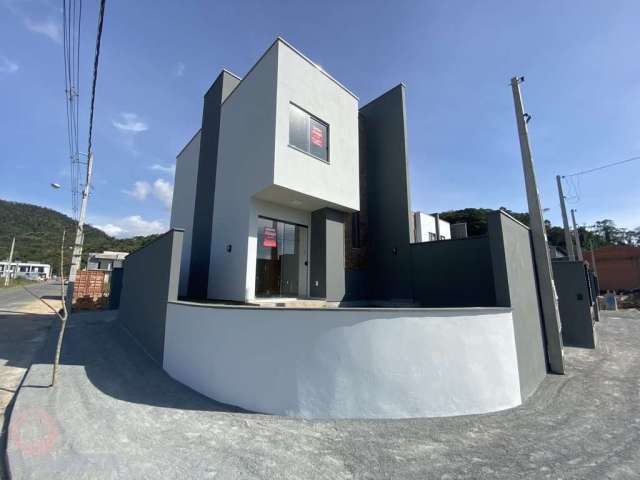 Casa com 2 quartos à venda na Rua Goiaba, 15, Ilha da Figueira, Guaramirim, 76 m2 por R$ 330.000