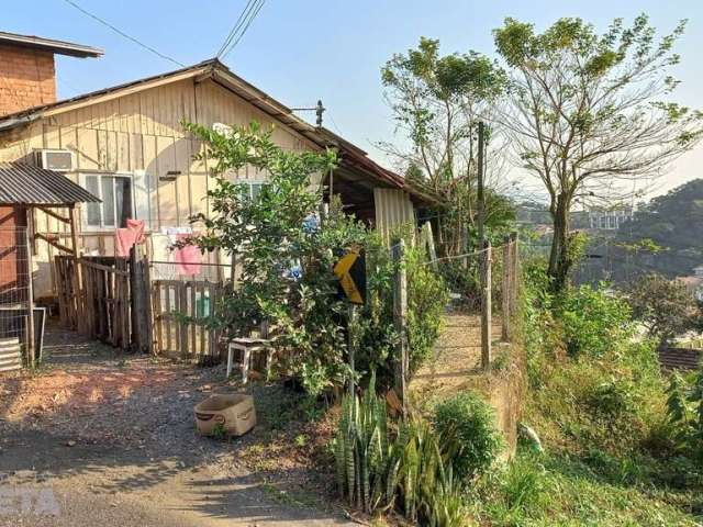 Casa com 3 quartos à venda na Vila Lenzi, Jaraguá do Sul , 144 m2 por R$ 380.000