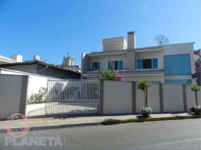 Casa com 3 quartos à venda no Centro, Jaraguá do Sul , 193 m2 por R$ 1.800.000