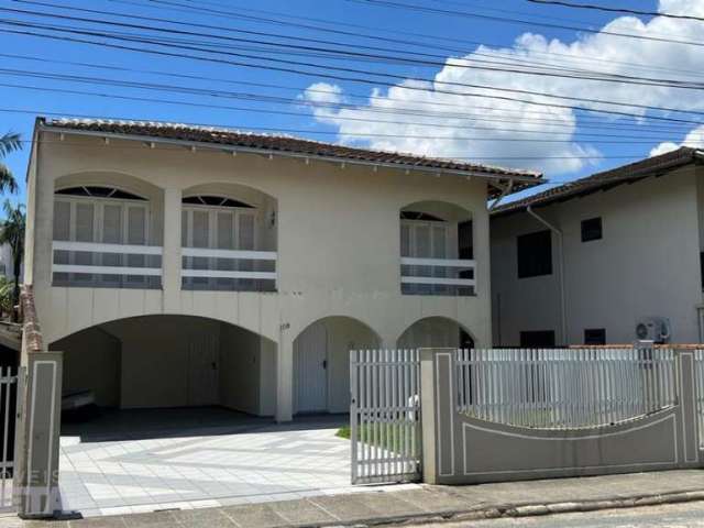 Casa com 5 quartos à venda no Centro, Jaraguá do Sul , 265 m2 por R$ 1.200.000