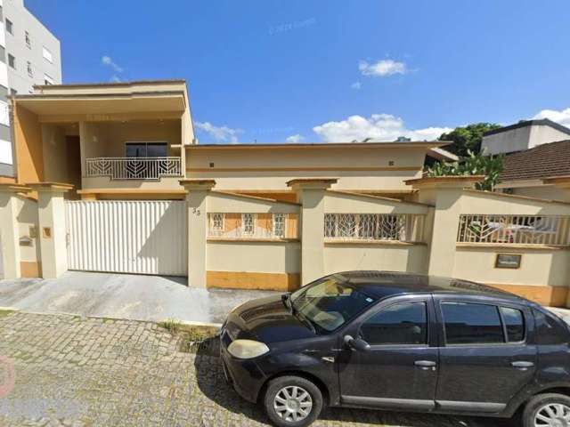 Casa com 3 quartos à venda no Centro, Jaraguá do Sul , 212 m2 por R$ 2.600.000