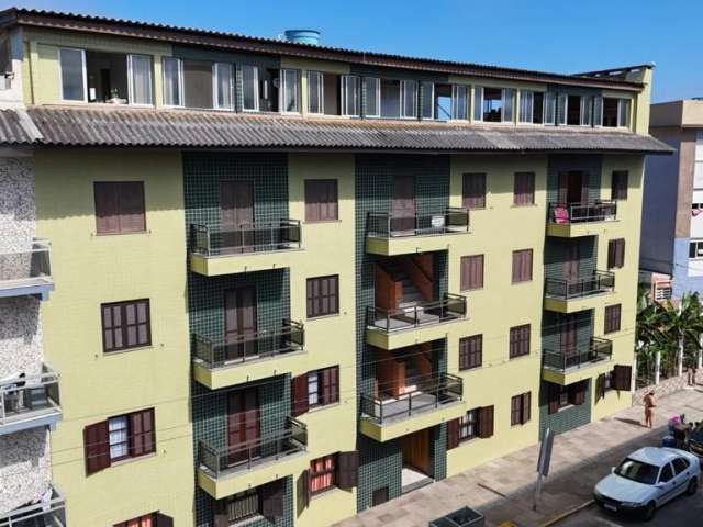 Apartamento 2 dormitórios Terréo - 3 minutos da beira mar.