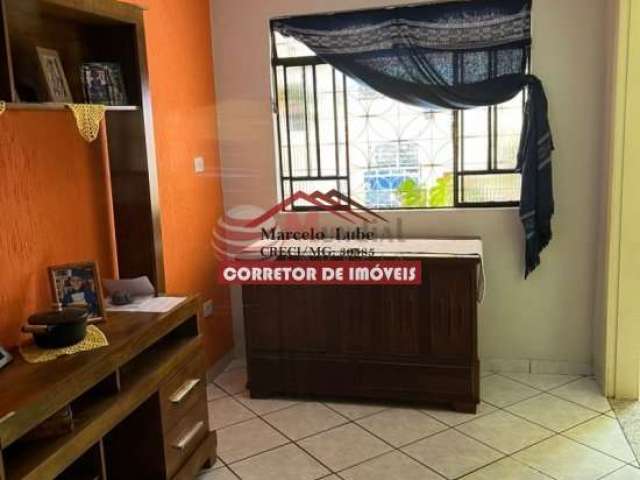 Casa a venda em mariana, no bairro colina, parte baixa. contendo três quartos