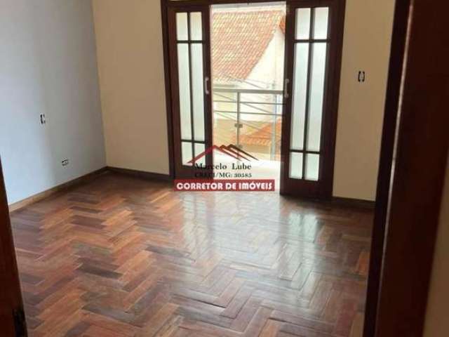 Excelente casa dupplex a venda em mariana, regiao central.  contendo 04 quartos