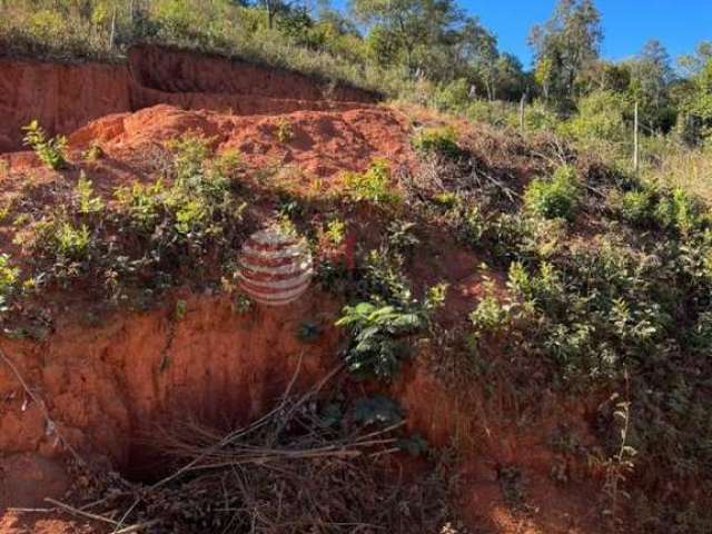 Lote em padre viegas com 300 metros quadrados. localizado a 10 minutos do centro de mariana.