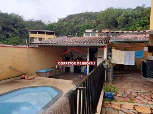 Casa a venda em mariana, bairro chacara. regiao central, bem localizada. contendo 03 quartos