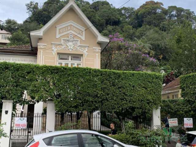 Casa- Petrópolis, Centro