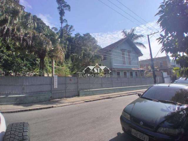 Casa- Petrópolis, Centro