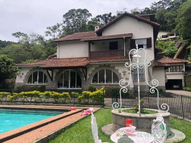 Casa- Petrópolis, Castelânea