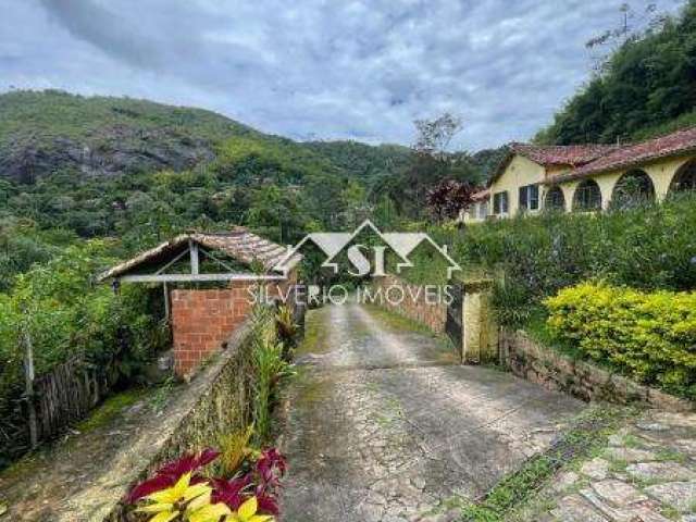 Casa- Petrópolis, Corrêas