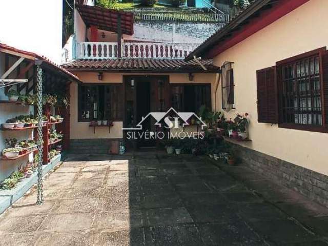 Casa- Petrópolis, Castelânea