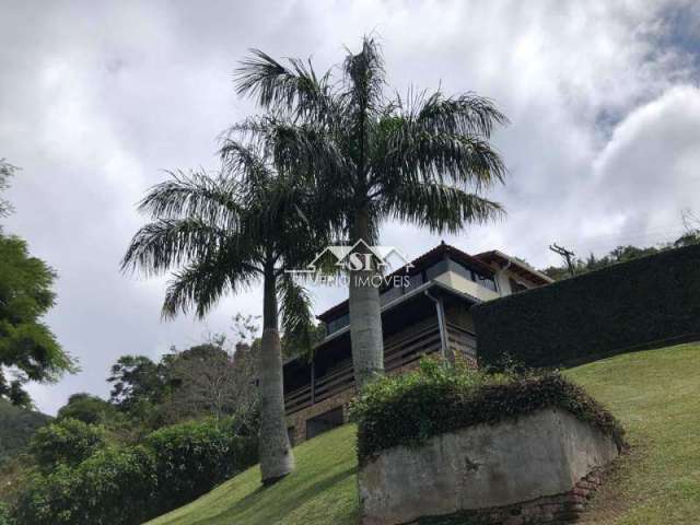 Casa- Petrópolis, Estrada da Saudade