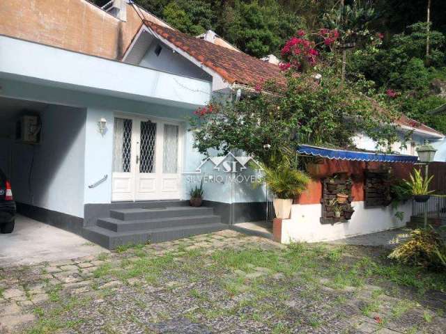 Casa- Petrópolis, Centro