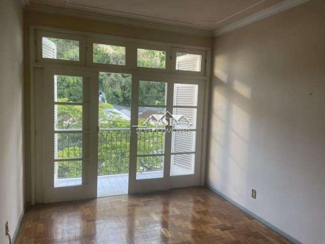 Apartamento- Petrópolis, Centro