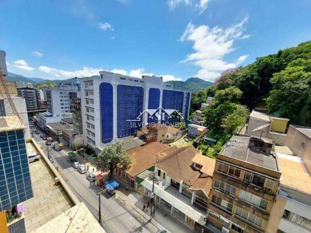 Apartamento- Petrópolis, Centro