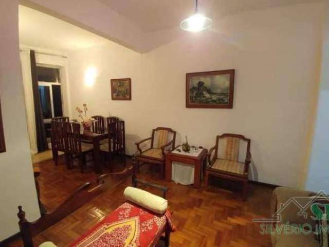 Apartamento- Petrópolis, Mosela