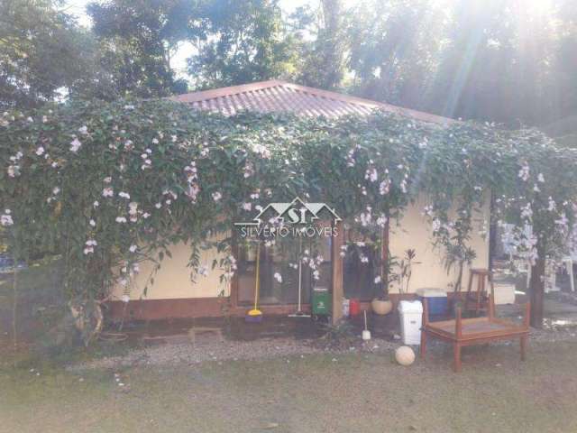 Apartamento- Petrópolis, Samambaia