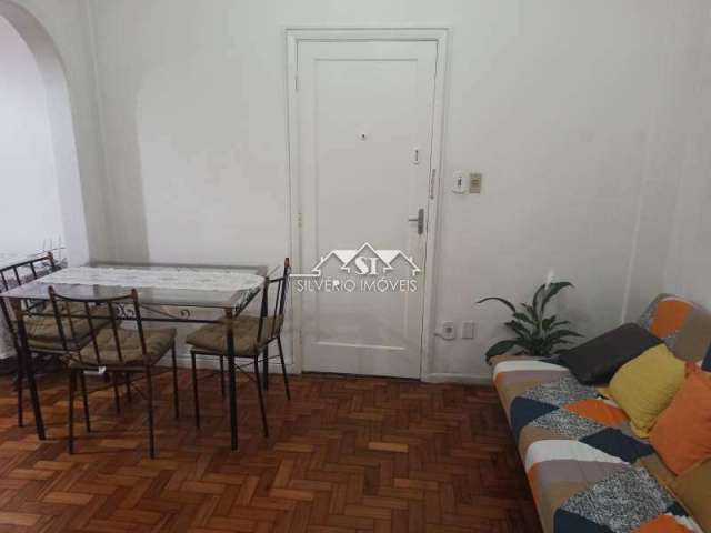 Apartamento- Petrópolis, Centro