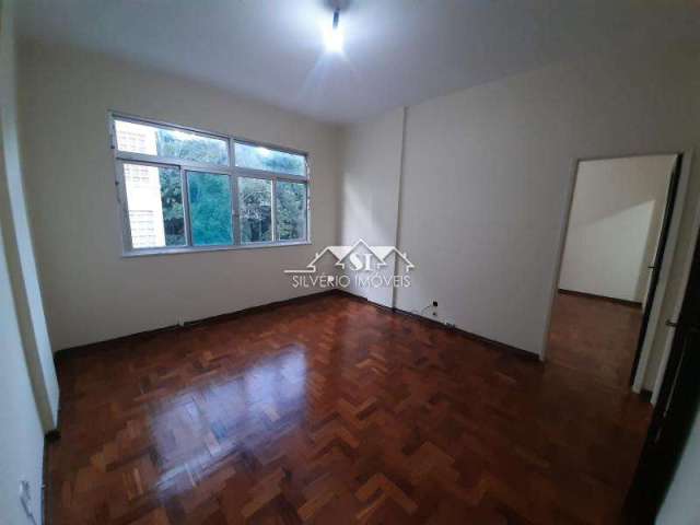 Apartamento- Petrópolis, Centro