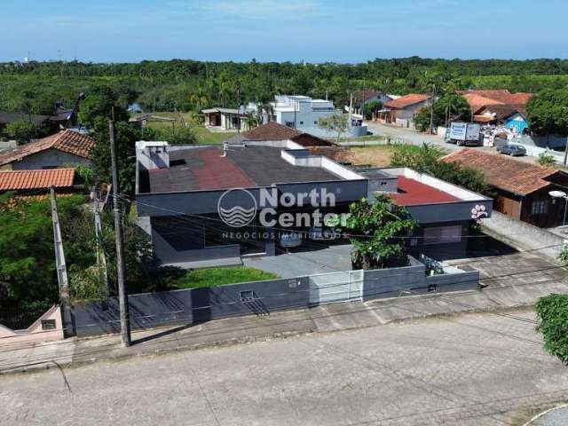 Casa à venda com 2 salas comercial, Costeira, Balneário Barra do Sul, SC