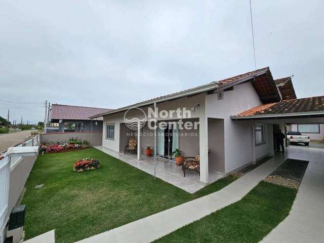 Casa Espaçosa com Piscina e Edícula à venda, Bairro Costeira, Balneário Barra do Sul, SC