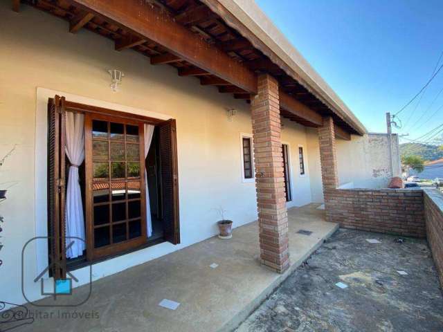 Casa com 2 dormitórios à venda, 130 m² por R$ 560.000 - Centro - Guararema/SP