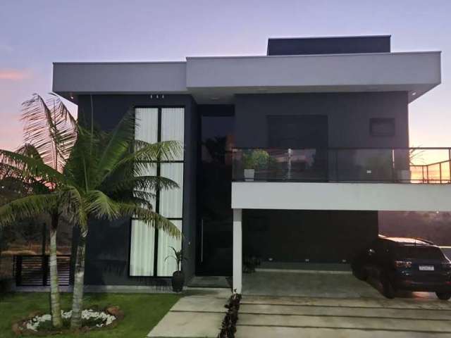 Casa com 3 dormitórios para alugar, 600 m² por R$ 15.000/mês - Condomínio Lago Dourado - Jacareí/SP