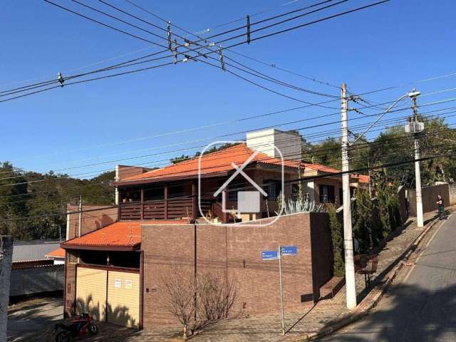 Casa com 3 dormitórios para alugar, 249 m² por R$ 7.085,96/mês - Freguesia da Escada - Guararema/SP