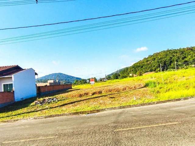 Terreno com 365m² Localizado no bairro Rio Branco em Guaramirim, SC