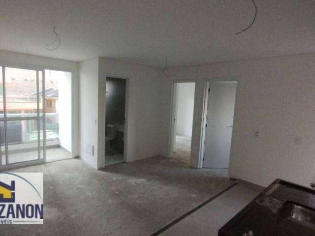 Apartamento com baixo valor de condomínio, prédio com elevador, 2 dormitório sendo um suíte, sala com sacada com churrasqueira a carvão.