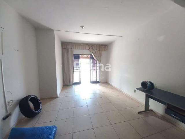 Casa para alugar, 3 quartos, Saraiva - Uberlândia/MG - Rotina Imobiliária