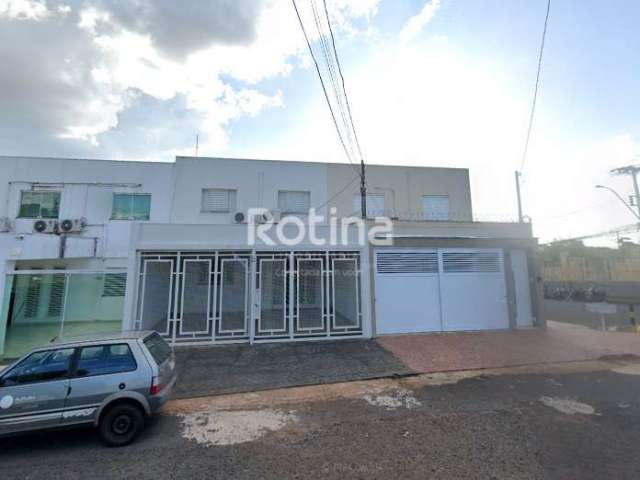 Casa para alugar, 3 quartos, Osvaldo Rezende - Uberlândia/MG - Rotina Imobiliária