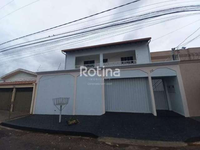 Casa para alugar, 4 quartos, Marta Helena - Uberlândia/MG - Rotina Imobiliária