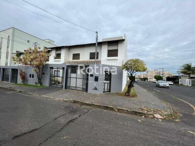 Casa para alugar, 3 quartos, Santa Mônica - Uberlândia/MG - Rotina Imobiliária