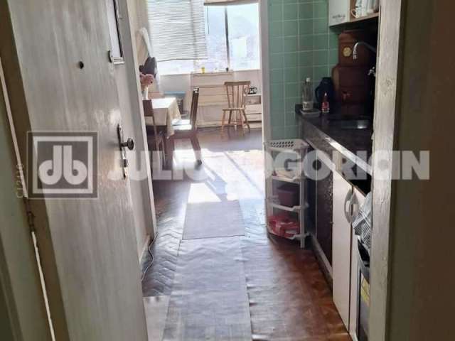 Kitnet / Stúdio à venda na Rua Siqueira Campos, Copacabana, Rio de Janeiro, 30 m2 por R$ 400.000