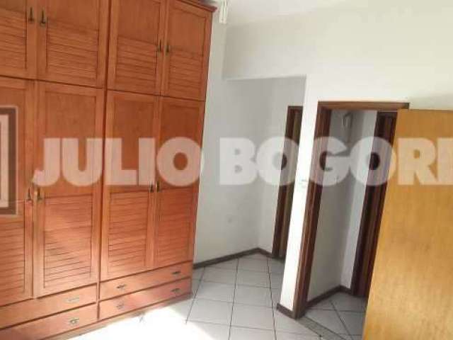 Apartamento com 2 quartos à venda na Rua Silva Pinto, Vila Isabel, Rio de Janeiro, 67 m2 por R$ 270.000