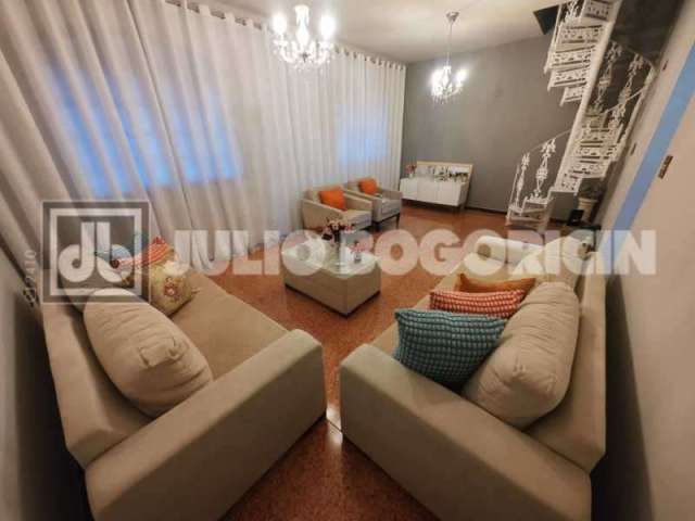 Casa com 4 quartos à venda na Rua Pio Dutra, Freguesia (Ilha do Governador), Rio de Janeiro, 357 m2 por R$ 920.000