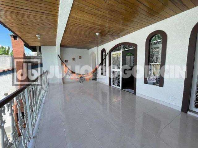 Casa em condomínio fechado com 4 quartos à venda na Rua Dom Antônio de Macedo, Jardim Guanabara, Rio de Janeiro, 229 m2 por R$ 499.000