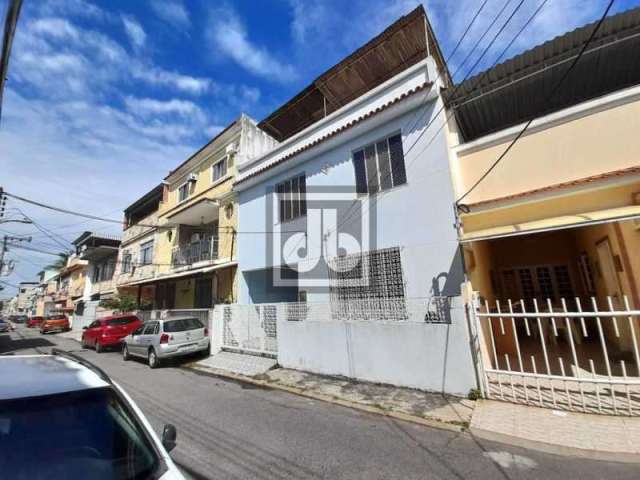 Casa em condomínio fechado com 3 quartos à venda na Rua Comandante Vergueiro da Cruz, Olaria, Rio de Janeiro, 197 m2 por R$ 595.000