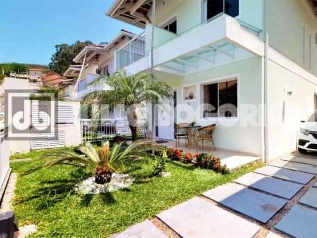 Casa em condomínio fechado com 4 quartos à venda na Estrada Pau-ferro, Freguesia (Jacarepaguá), Rio de Janeiro, 247 m2 por R$ 985.000