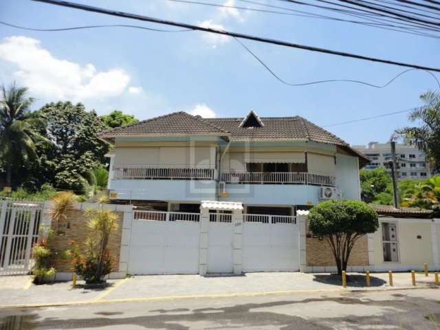 Casa com 3 quartos à venda na Rua Zoroastro Pamplona, Freguesia (Jacarepaguá), Rio de Janeiro, 119 m2 por R$ 550.000