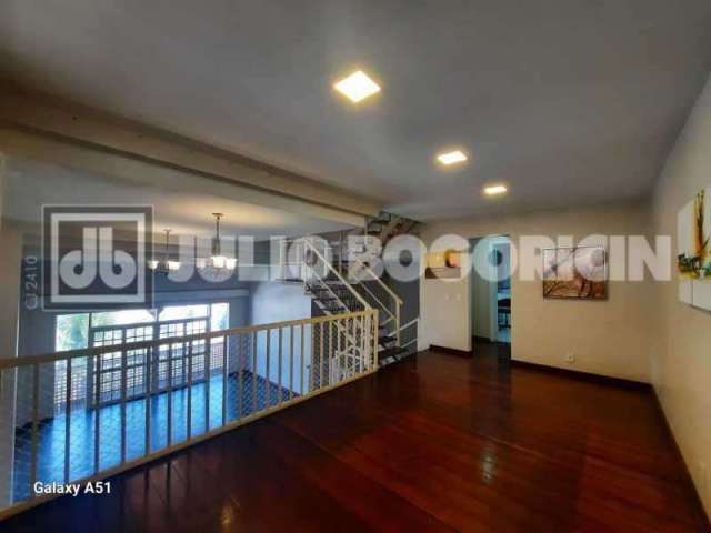 Casa com 5 quartos à venda na Rua Aldo Rebello, Pechincha, Rio de Janeiro, 398 m2 por R$ 830.000