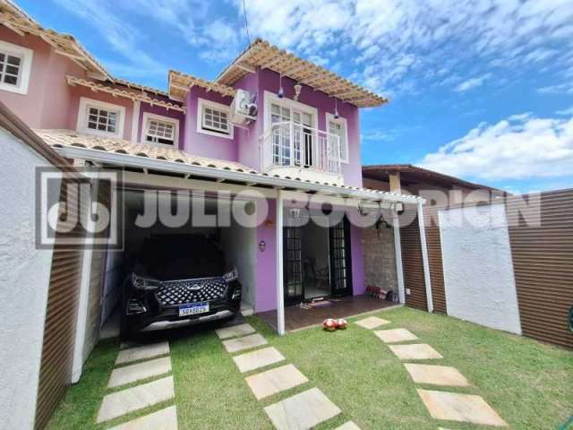 Casa em condomínio fechado com 3 quartos à venda na Rua Maria Magalhães Pinto, Pechincha, Rio de Janeiro, 127 m2 por R$ 750.000