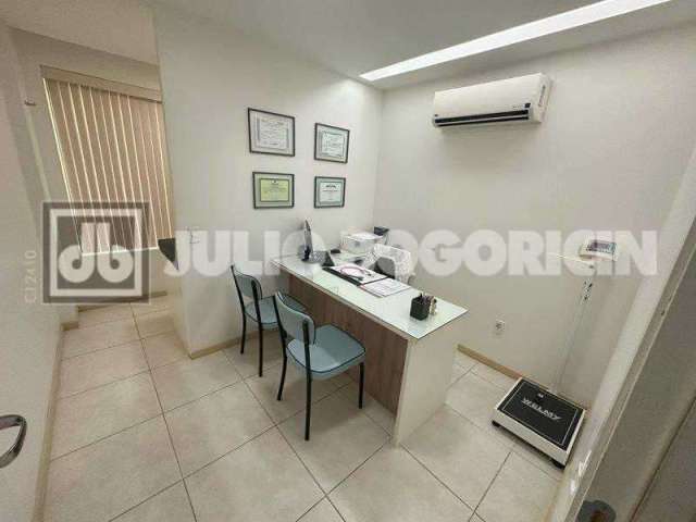 Sala comercial com 1 sala à venda na Estrada dos Três Rios, Freguesia (Jacarepaguá), Rio de Janeiro, 24 m2 por R$ 135.000