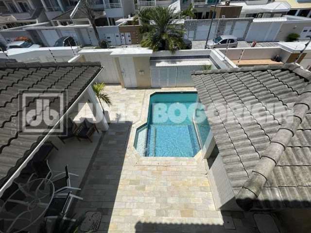 Casa em condomínio fechado com 4 quartos à venda na Rua Doutor César Cartel Villela, Recreio dos Bandeirantes, Rio de Janeiro, 257 m2 por R$ 1.990.000