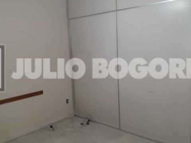 Sala comercial com 28 salas para alugar na Rua Cerqueira Daltro, Cascadura, Rio de Janeiro, 28 m2 por R$ 700