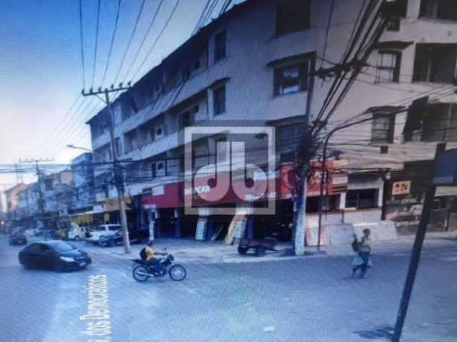 Sala comercial com 30 salas à venda na Avenida dos Democráticos, Manguinhos, Rio de Janeiro, 970 m2 por R$ 1.800.000