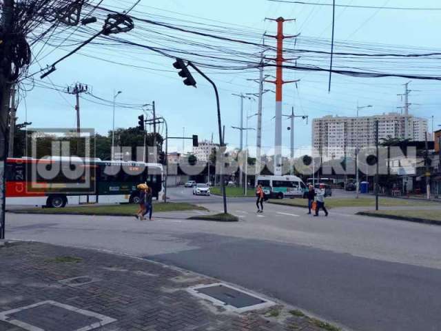 Barracão / Galpão / Depósito com 11 salas à venda na Estrada Adhemar Bebiano, Del Castilho, Rio de Janeiro, 760 m2 por R$ 1.250.000