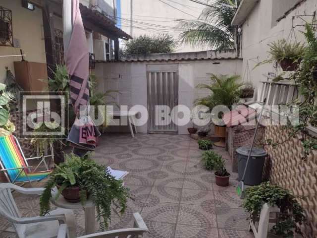 Apartamento com 3 quartos à venda na Rua Bernardino Campos, Piedade, Rio de Janeiro, 86 m2 por R$ 300.000